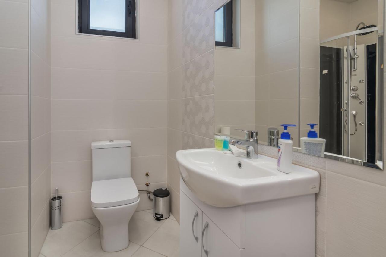 Hotel Alexandria Saguramo Экстерьер фото