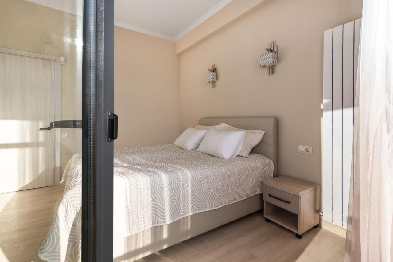 Hotel Alexandria Saguramo Экстерьер фото