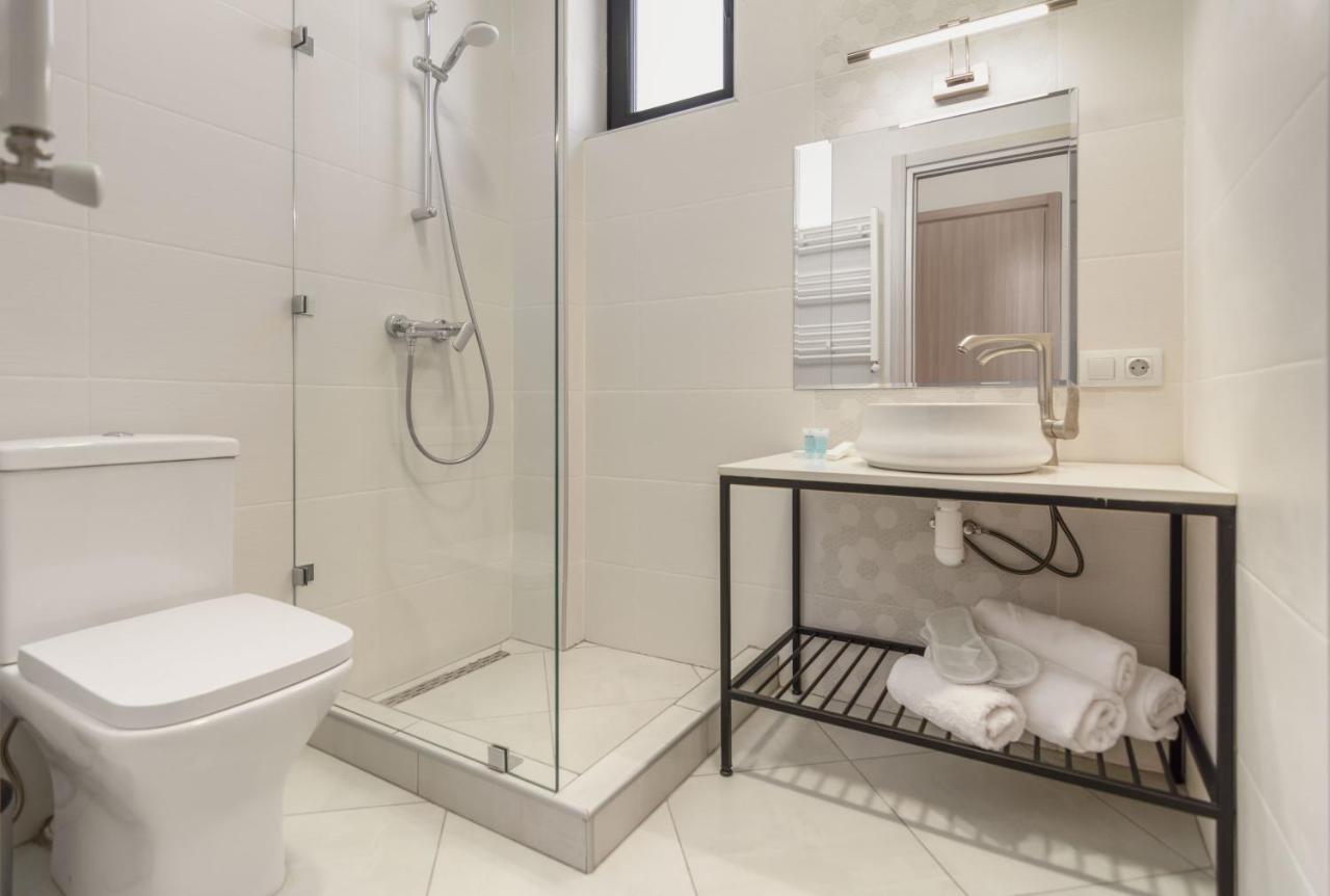Hotel Alexandria Saguramo Экстерьер фото