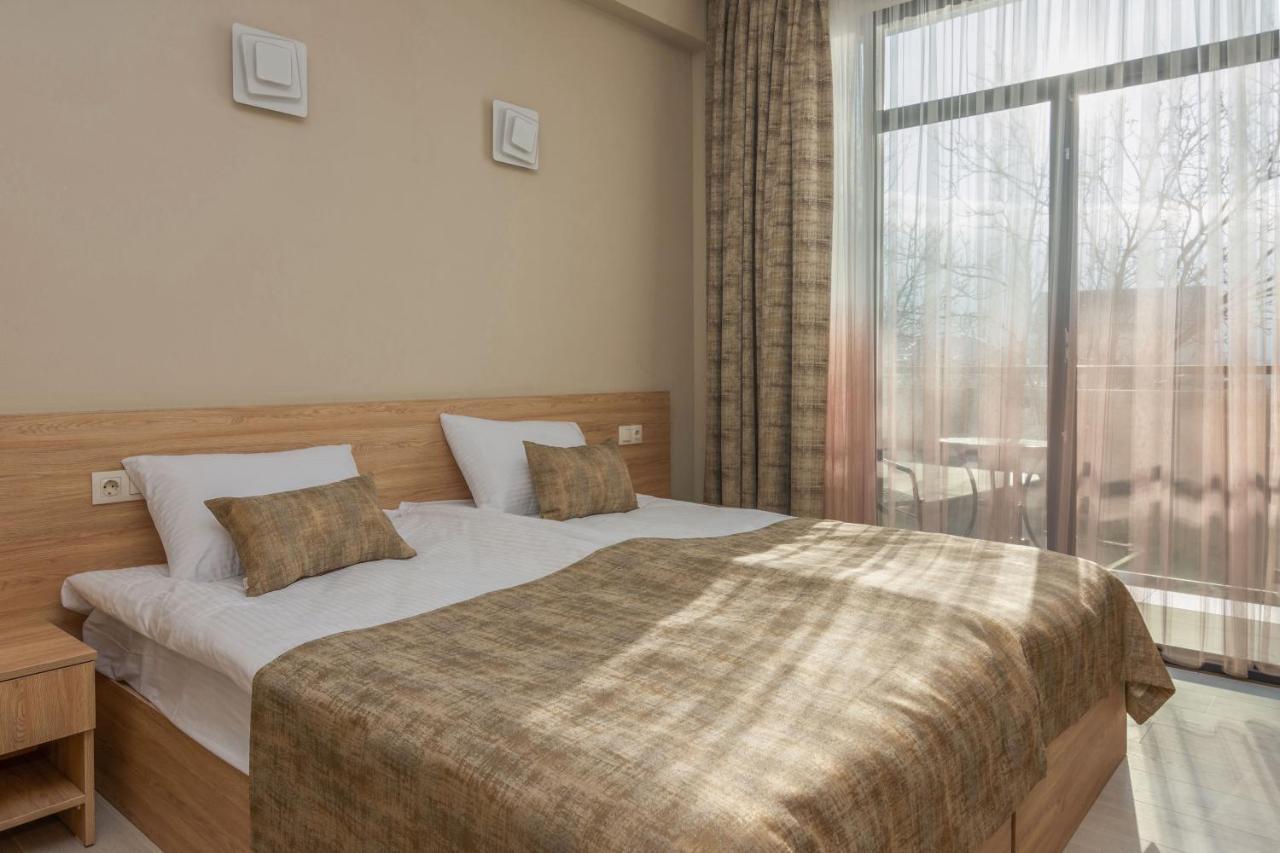 Hotel Alexandria Saguramo Экстерьер фото