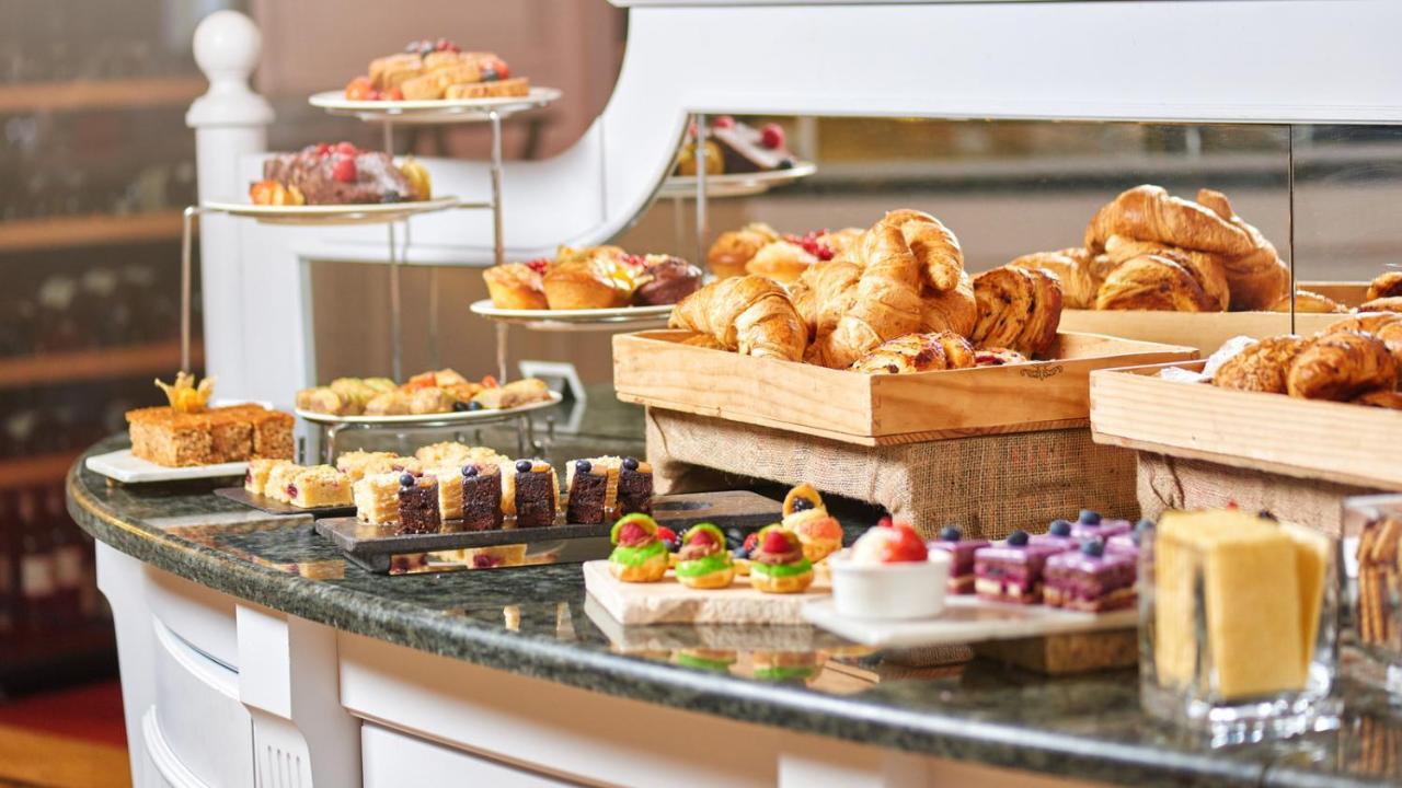 Hotel Alexandria Saguramo Экстерьер фото